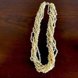 White Genuine pearls necklace